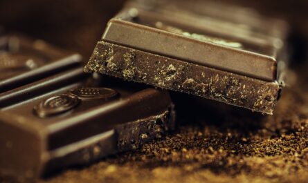 Les amateurs de chocolat, en tablette ou sous toute autre forme, doivent se préparer : leur gourmandise va leur coûter cher. Les prix du cacao ont quasiment atteint un niveau record en juin 2023. Forcément, les…