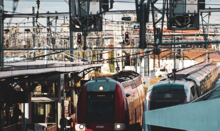 Dans un marché où le besoin de transport accessible ne cesse de croître, la SNCF investit dans les trains lents. Trois nouvelles liaisons « Ouigo train classique » depuis Paris vers Bruxelles, Bordeaux et Rennes sont…