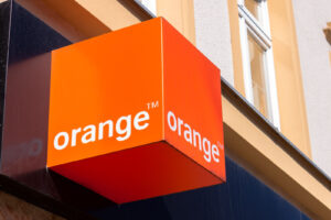 Orange, opérateur historique, est en train de lancer une augmentation des tarifs de certains de ses forfaits mobiles. Cette décision, justifiée par l'opérateur comme une réponse à l'inflation et à la hausse des coûts d'exploitation,…