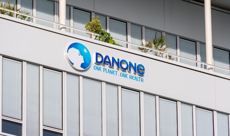 Danone : les bouteilles Evian polluent, une plainte déposée