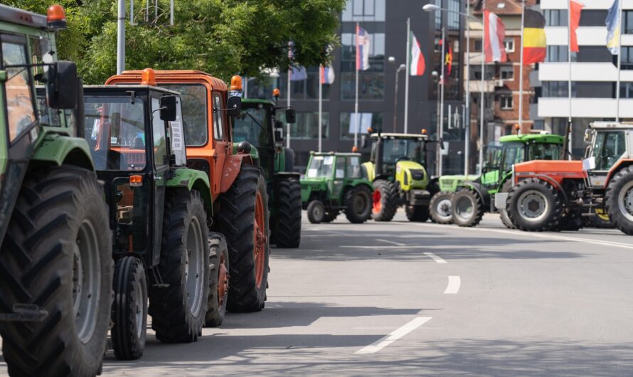 Agriculteurs : la FNSEA menace de reprendre les blocages