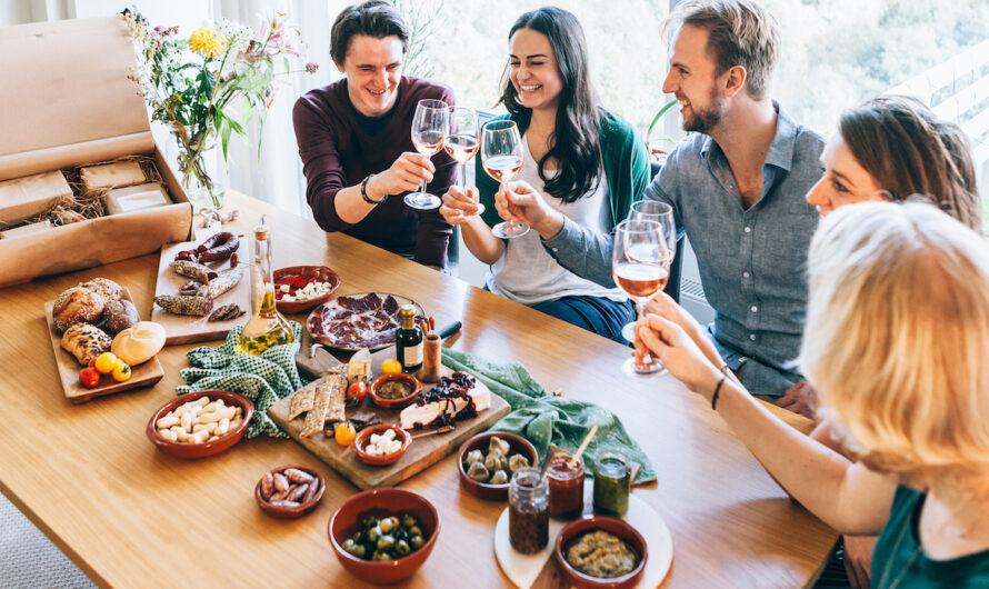 Apéro : faute d’argent, les Français le prennent à la maison