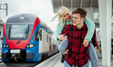 La SNCF vient de lancer une nouvelle vente flash proposant plusieurs centaines de milliers de billets TGV Inoui à partir de 29 euros. Une nouvelle opportunité pour les voyageurs estivaux de profiter de tarifs avantageux…