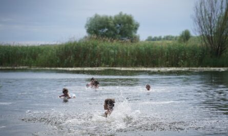 Avec l'arrivée de la canicule, l'envie de se rafraîchir dans les fleuves et rivières devient tentante. Cependant, cette pratique comporte des dangers souvent sous-estimés. La baignade, surtout en dehors des zones autorisées, expose les baigneurs…