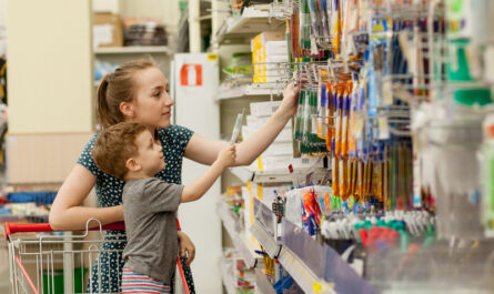 La rentrée scolaire 2024 approche à grands pas, et les députés ont mis en place de nouvelles mesures visant à alléger les coûts et le poids des cartables pour les familles.