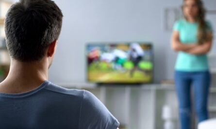 En Europe, le piratage IPTV semblait jusqu'ici n'avoir de conséquences que pour les grands réseaux. Pourtant, une affaire vient de changer la donne. Une condamnation inédite, rendue publique en Grèce, pourrait marquer un tournant majeur…