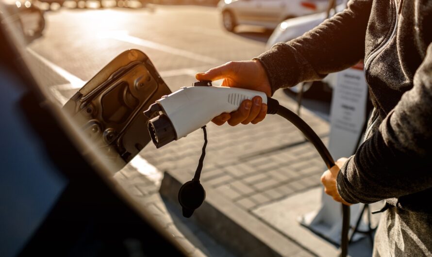 Voiture électrique : vous pourrez bientôt faire Le Plein sur l’un des parkings de ces enseignes