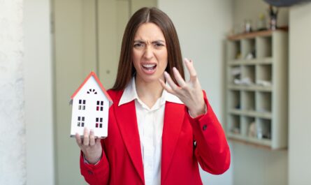 Un pas de côté, un prêt de moins, une terrasse sacrifiée. En 2025, les Français ne rêvent plus l’immobilier comme avant. Les choix s’affinent, les concessions se multiplient. Mais à quel prix ?
