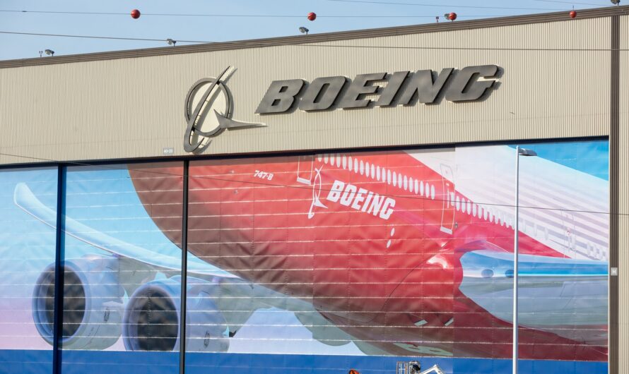 Boeing : la direction saute sans parachute du programme 737 Max en flammes