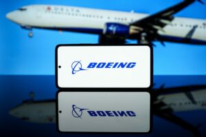 Boeing, principal concurrent de l'entreprise française Airbus, vient de franchir une nouvelle étape vers la commercialisation de son triple 7. Son modèle 777-9 est en cours de certification, comme l'a fait savoir le constructeur aéronautique…