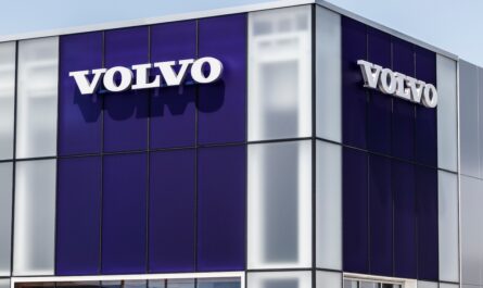 Depuis quelques années, Volvo Cars s'était fait le porte-étendard de la voiture électrique en Europe et à travers le monde. Mais le fossé se creuse entre les ambitions de la Commission européenne et la réalité…