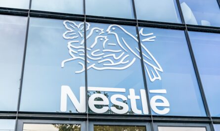 Gros changement pour l'un des plus grands industriels agroalimentaires au monde. Le géant suisse Nestlé, dans un communiqué publié le 22 août, a annoncé avoir nommé Laurent Freixe comme nouveau directeur général, remplaçant ainsi Mark…