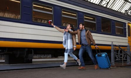 À partir du 1er janvier 2025, la SNCF cessera d'accepter certains chèques vacances pour l'achat de billets de train. Une décision annoncée le 17 septembre 2024 qui a de quoi inquiéter les milliers de Français…