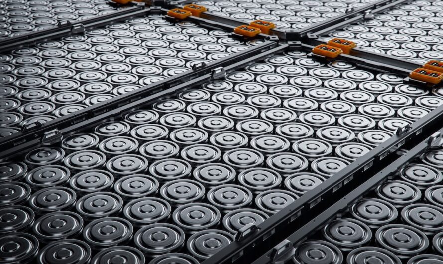 Batteries de voitures électriques : la première usine de recyclage européenne est là