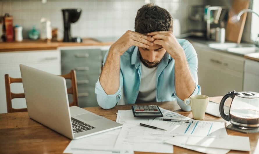 Hausse des impôts : les Français déchirés entre nécessité et anxiété