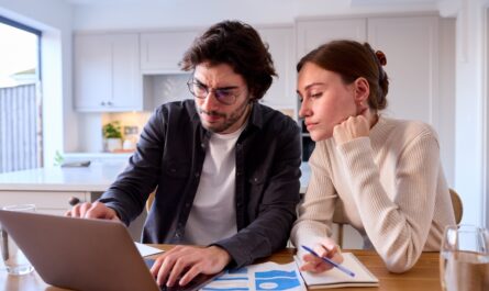 L'hiver approche, et des millions de ménages éligibles au chèque énergie risquent de passer à côté de cette aide par manque d'information ! Nombre de ménages éligibles ne savent pas que le chèque énergie n'est plus…