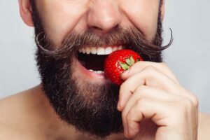 En cette fin d’année, les adeptes de fraises et de cerises devront changer leurs habitudes chez Intermarché. L’enseigne de grande distribution Les Mousquetaires a pris une décision forte : en décembre et janvier, vous ne trouverez…